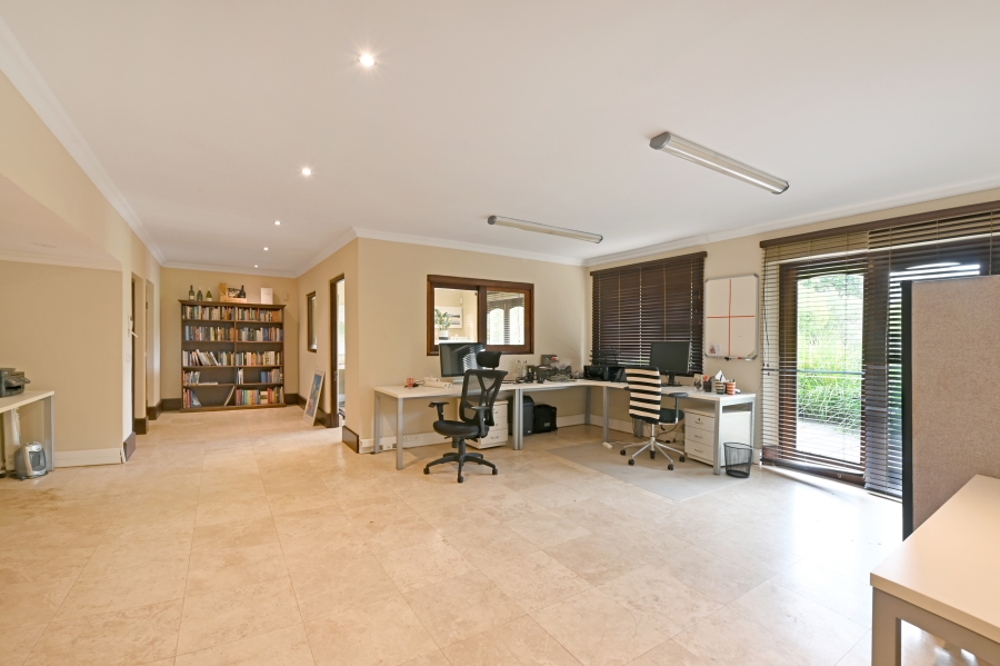 To Let 6 Bedroom Property for Rent in Constantia Western Cape